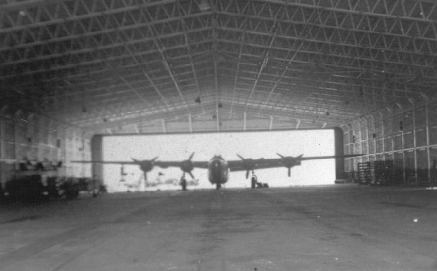 Hanger 1